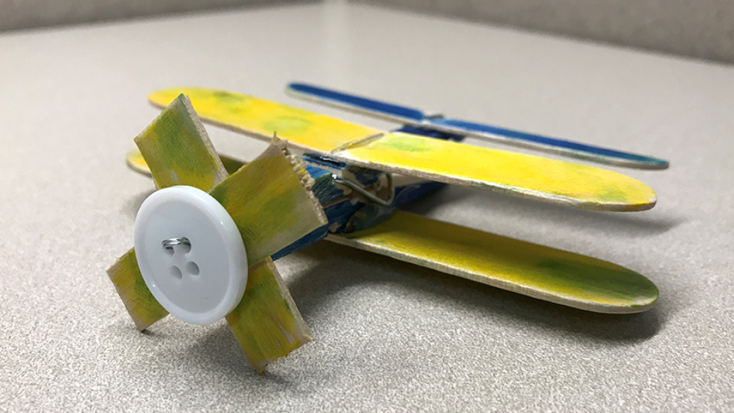 clothespin_airplane.