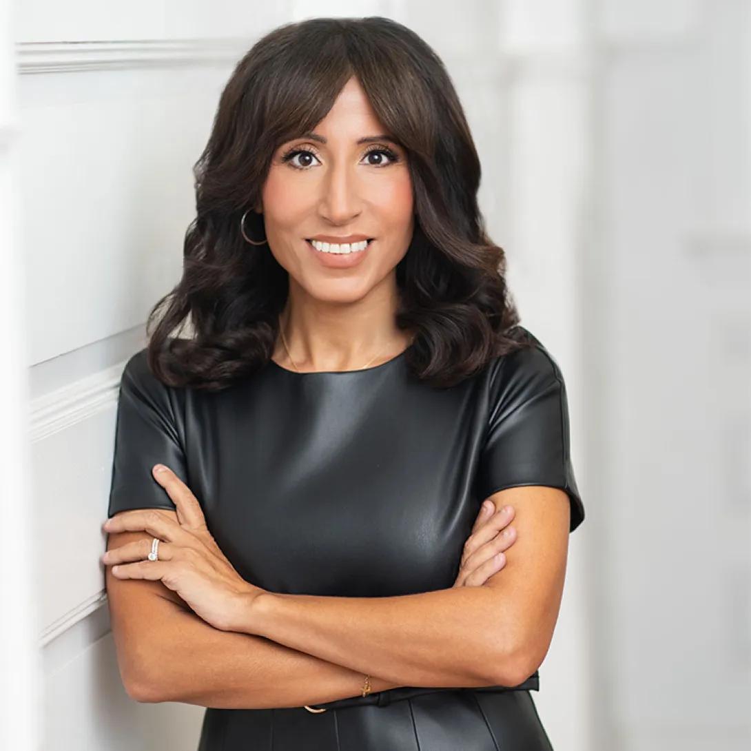 Julie Ishak head and shoulders 